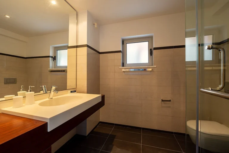 5 Bedroom House for Sale in Latchi (Lakki / Latsi), Paphos District