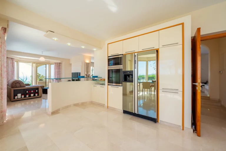 5 Bedroom House for Sale in Agios Tychonas, Limassol District