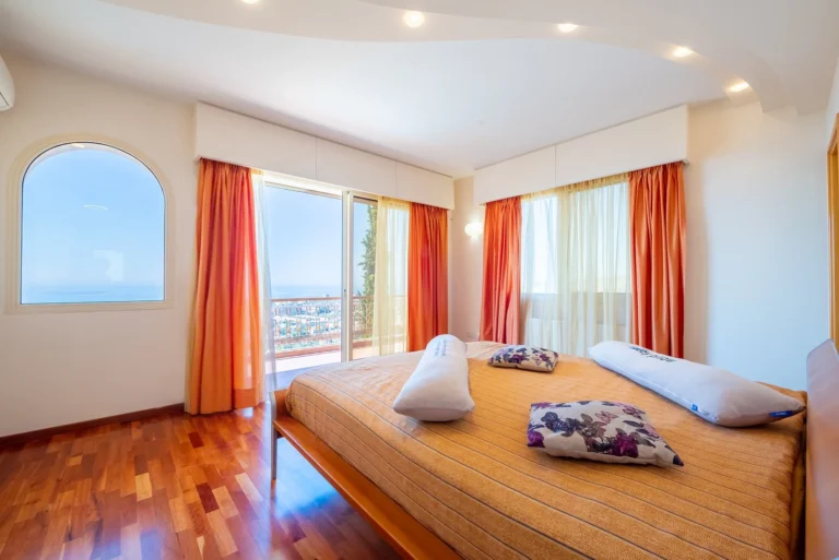 5 Bedroom House for Sale in Agios Tychonas, Limassol District