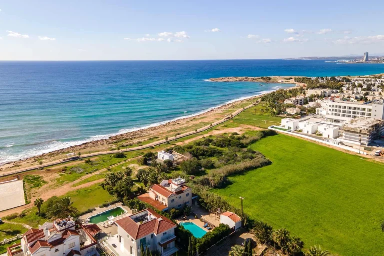 4 Bedroom House for Sale in Famagusta – Agia Napa