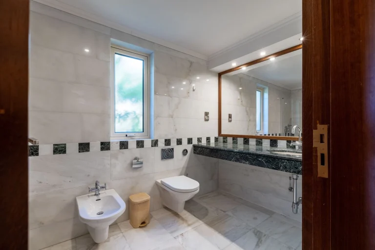 5 Bedroom House for Sale in Neo Chorio Pafou, Paphos District