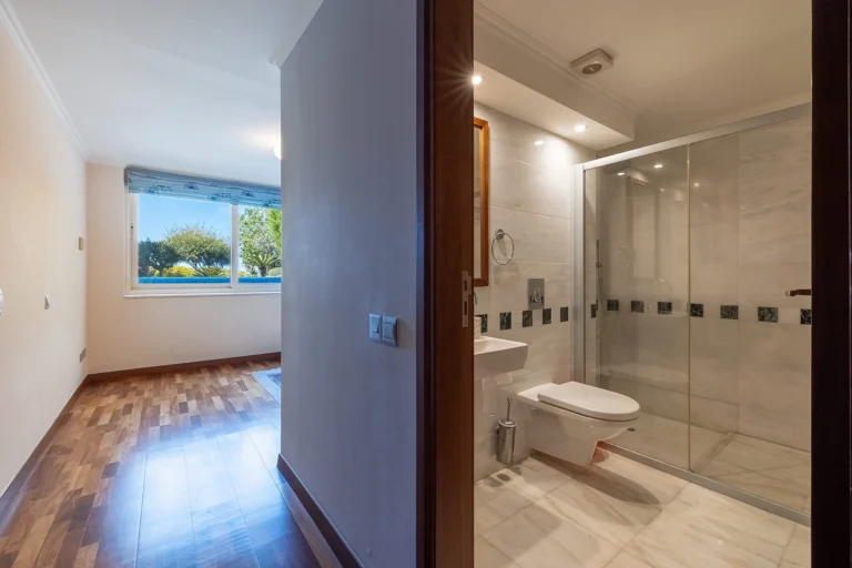 5 Bedroom House for Sale in Neo Chorio Pafou, Paphos District