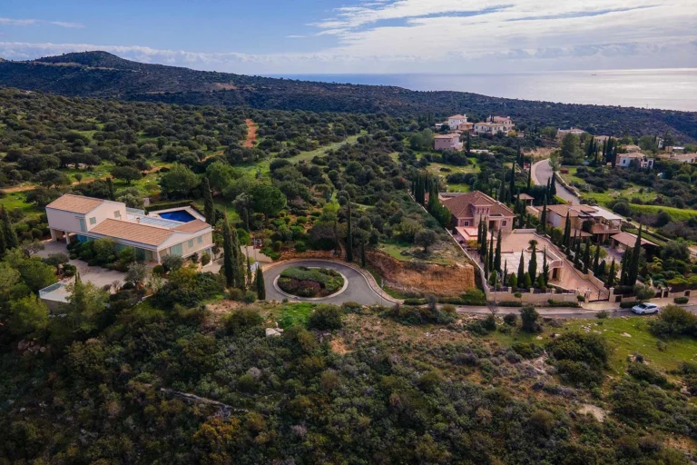 7,474m² Plot for Sale in Paphos District