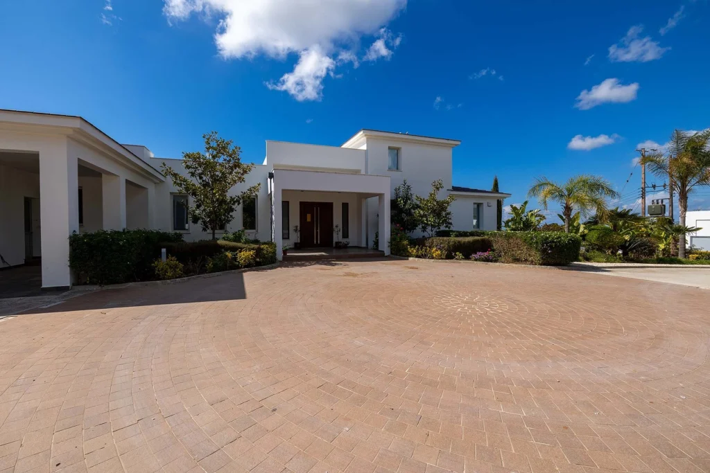 6+ Bedroom House for Sale in Anarita, Paphos District