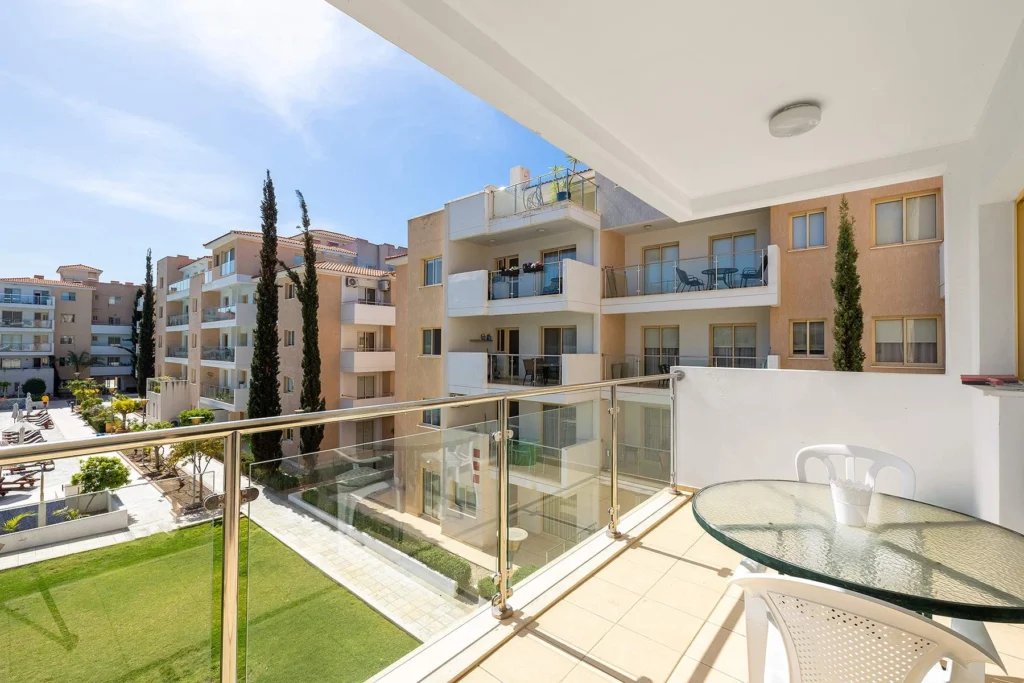 2 Bedroom Apartment for Sale in Paphos – Universal