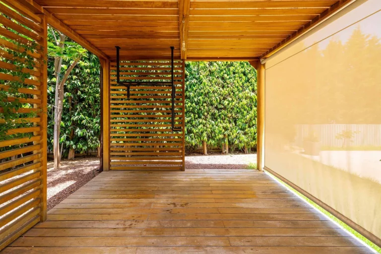 6+ Bedroom House for Sale in Aradippou, Larnaca District