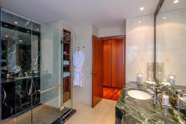 5 Bedroom House for Sale in Nicosia District