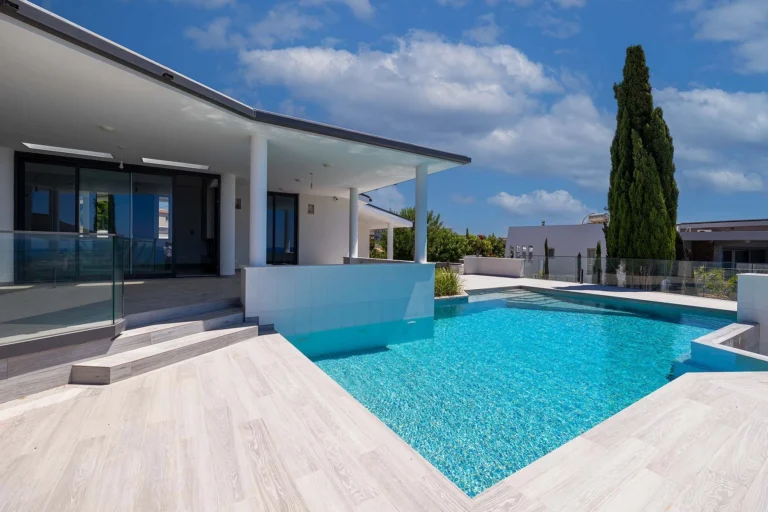 5 Bedroom House for Sale in Kissonerga, Paphos District