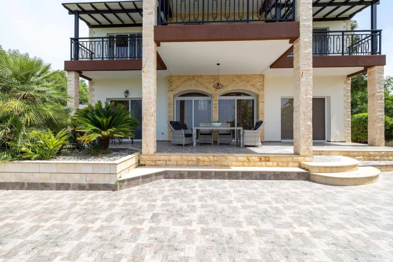 5 Bedroom House for Sale in Tala, Paphos District