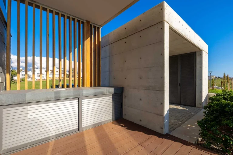 3 Bedroom House for Sale in Tombs Of the Kings, Paphos District