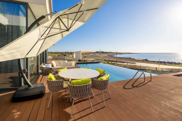 3 Bedroom House for Sale in Tombs Of the Kings, Paphos District