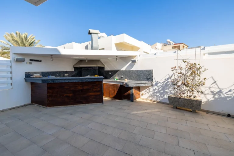 6+ Bedroom House for Sale in Limassol – Kapsalos