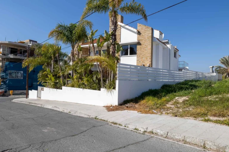 6+ Bedroom House for Sale in Limassol – Kapsalos