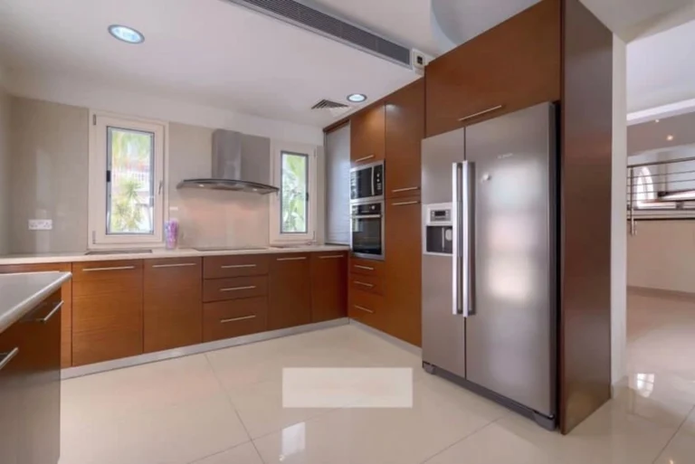 6+ Bedroom House for Sale in Paphos – Universal