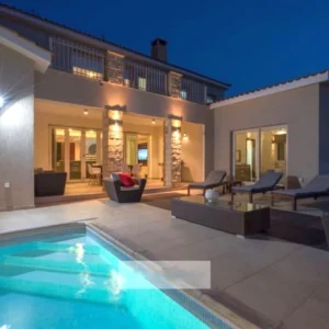 6+ Bedroom House for Sale in Paphos – Universal