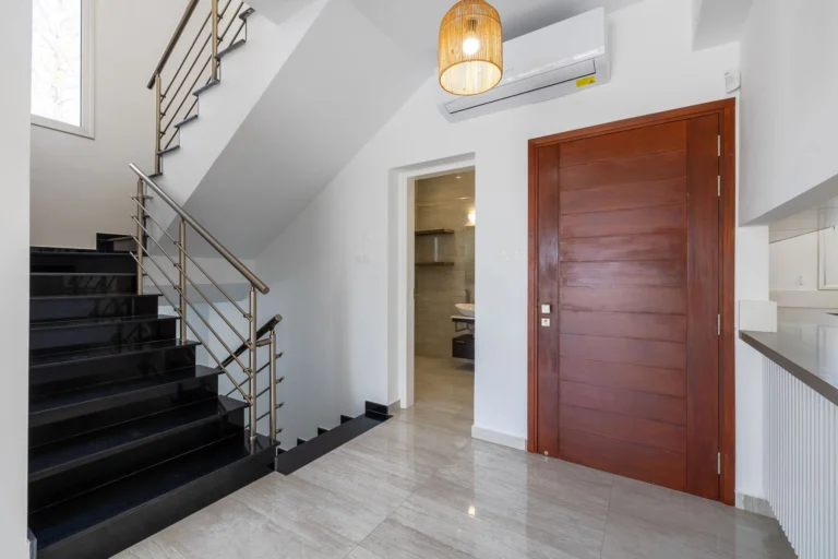 5 Bedroom House for Sale in Kissonerga, Paphos District