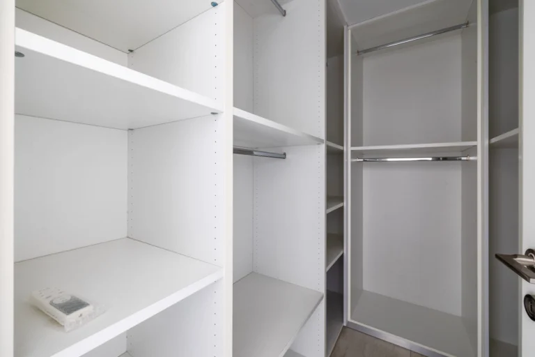 5 Bedroom House for Sale in Kissonerga, Paphos District