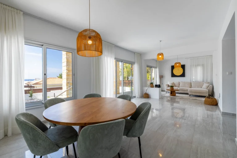 5 Bedroom House for Sale in Kissonerga, Paphos District