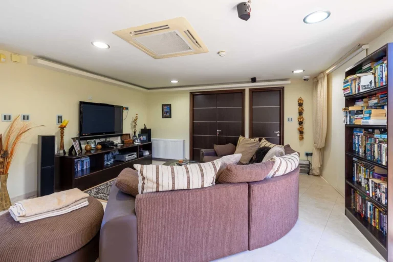 5 Bedroom House for Sale in Pegeia, Paphos District