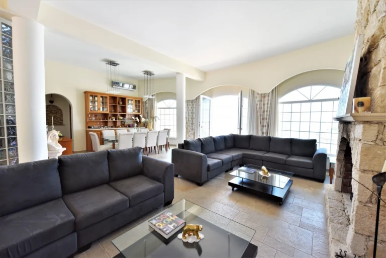6+ Bedroom House for Sale in Akoursos, Paphos District