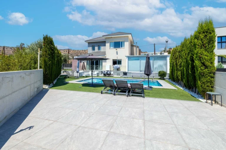 3 Bedroom House for Sale in Agios Tychonas, Limassol District