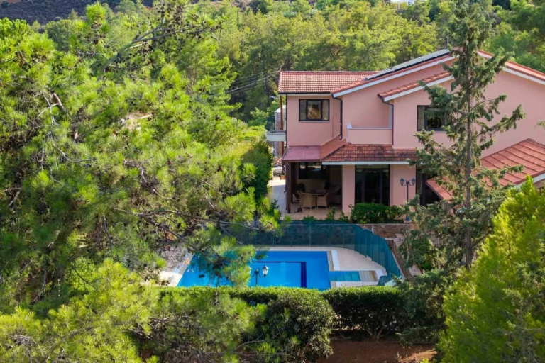 4 Bedroom House for Sale in Mosfiloti, Larnaca District