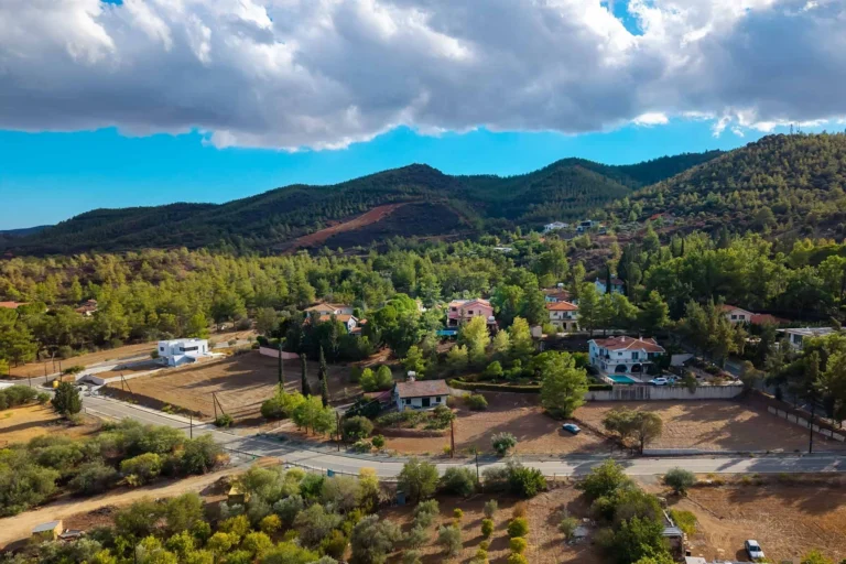 4 Bedroom House for Sale in Mosfiloti, Larnaca District