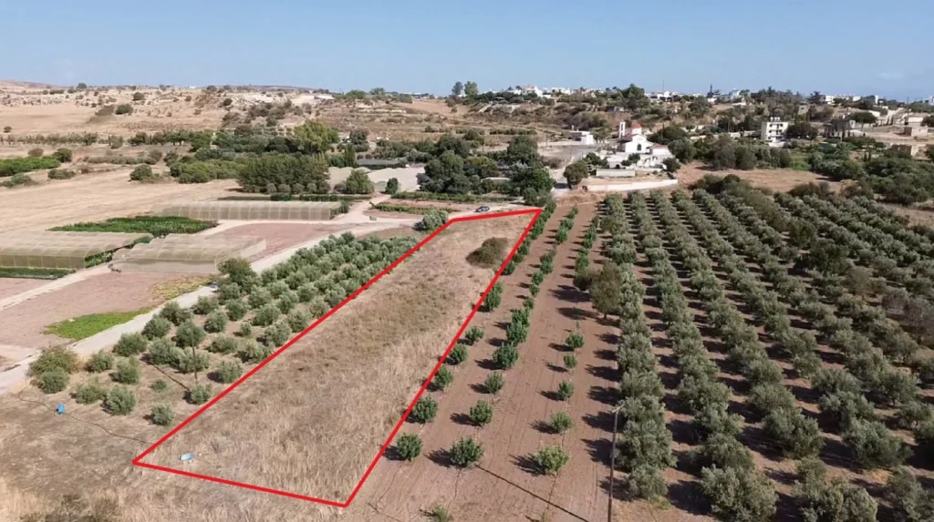 3,345m² Plot for Sale in Agia Varvara, Paphos District