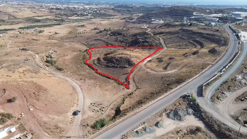10,368m² Plot for Sale in Agia Varvara, Paphos District