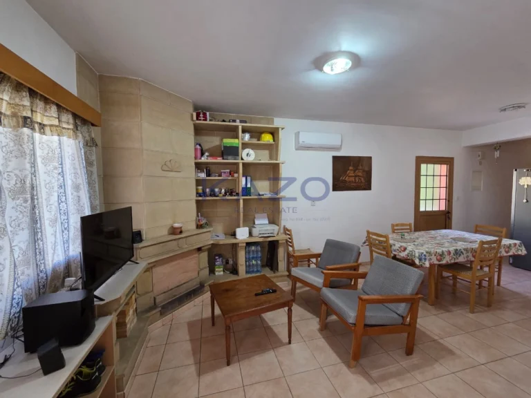 4 Bedroom House for Sale in Moniatis, Limassol District