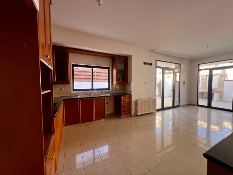 Cheap Houses and Villas for Sale Larnaca up to 500000 euro