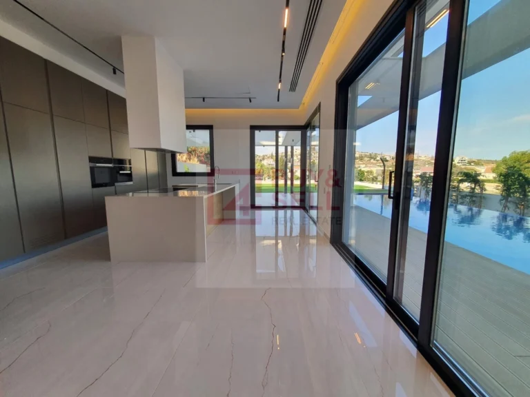 4 Bedroom House for Sale in Agios Tychonas, Limassol District