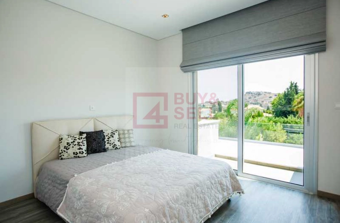 5 Bedroom House for Rent in Agios Tychonas, Limassol District