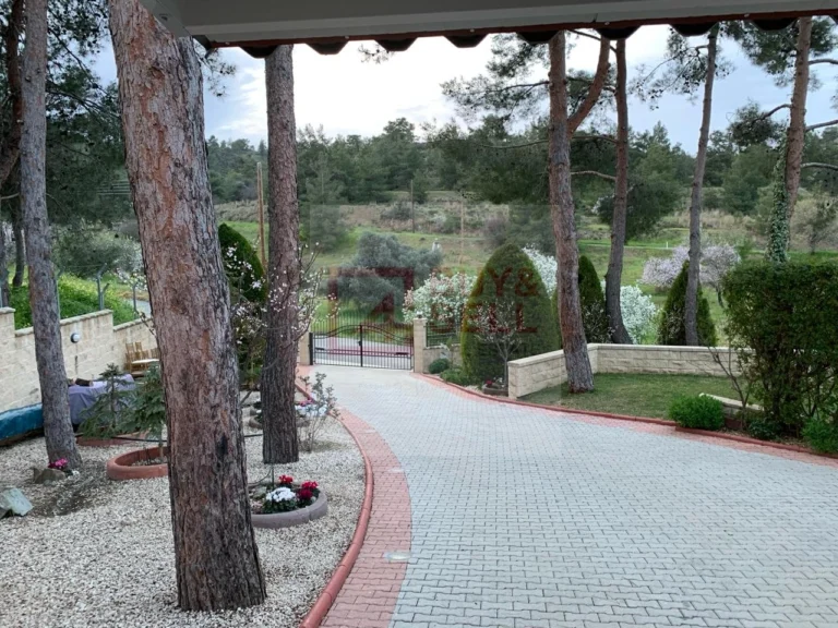 3 Bedroom House for Sale in Kapedes, Nicosia District