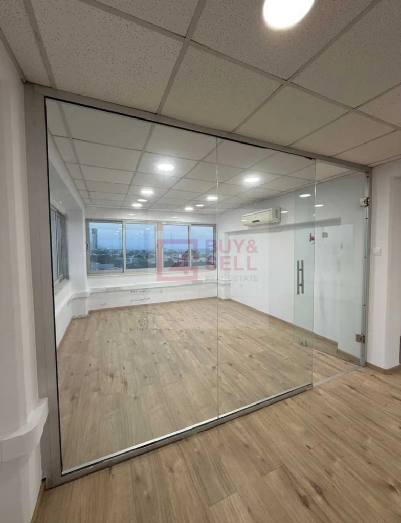 180m² Office for Rent
