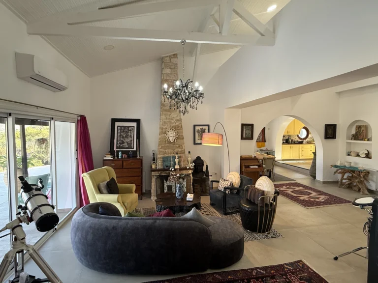 4 Bedroom House for Sale in Akrounta, Limassol District