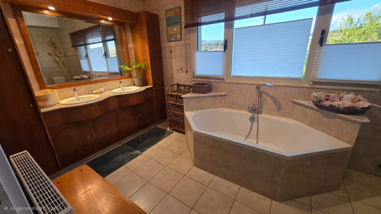 5 Bedroom House for Sale in Germasogeia, Limassol District