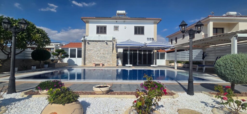 4 Bedroom House for Sale in Pyla, Larnaca District