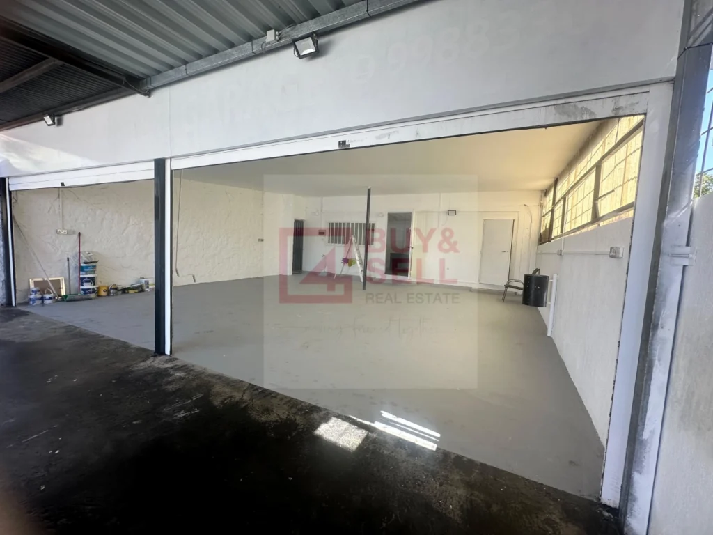 135m² Building for Rent