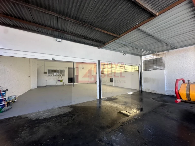 135m² Building for Rent