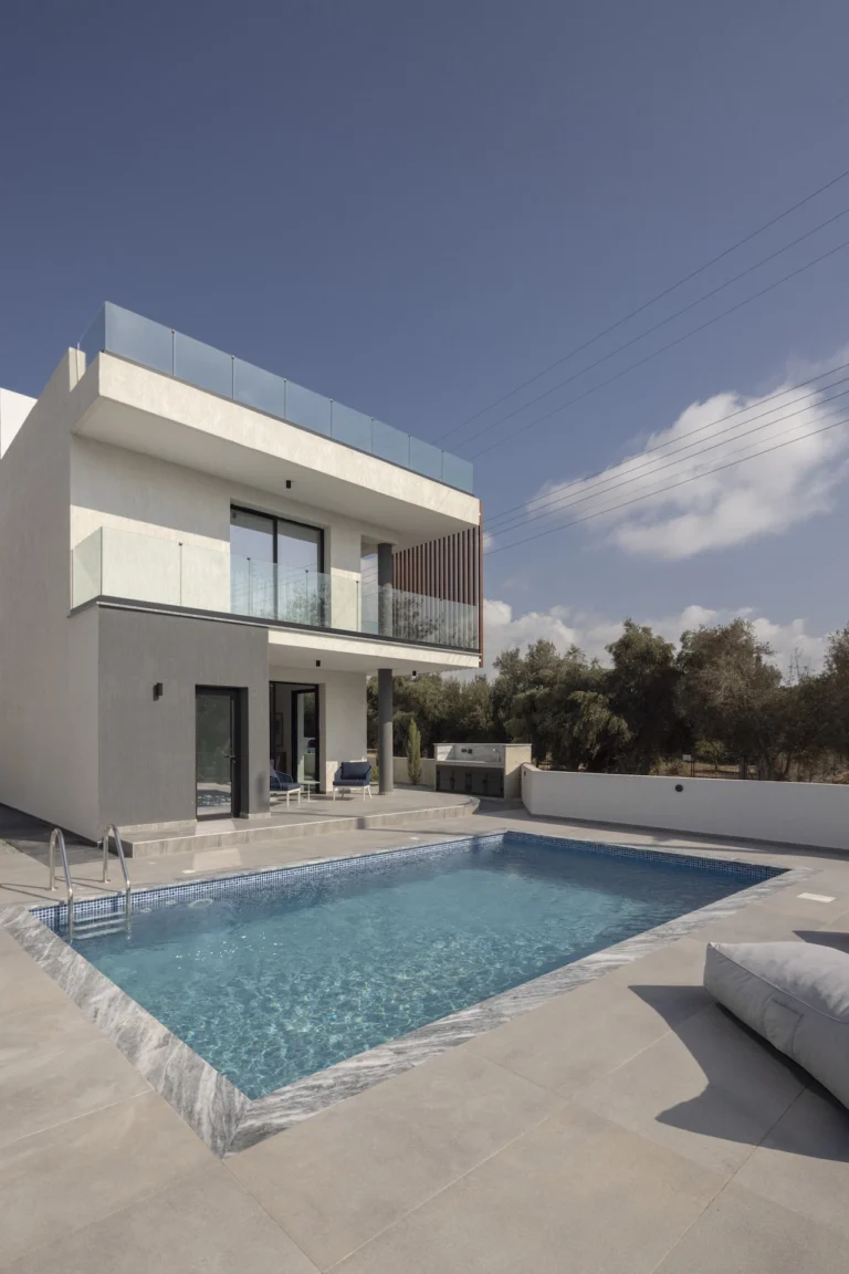 4 Bedroom House for Sale in Chlorakas, Paphos District
