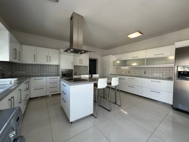 180m² Office for Rent in Larnaca – Agios Nikolaos, Limassol District