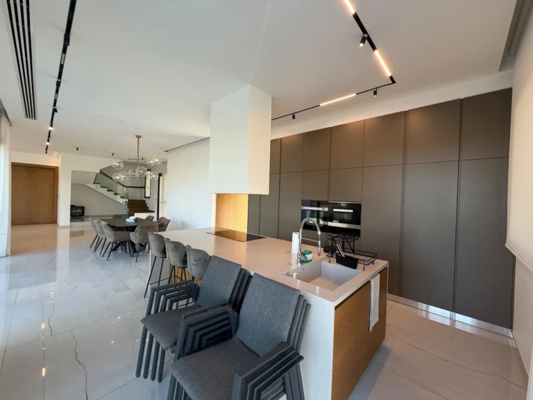 5 Bedroom House for Sale in Agios Tychonas, Limassol District