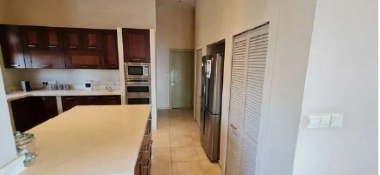 5 Bedroom House for Sale in Limassol – Agios Athanasios