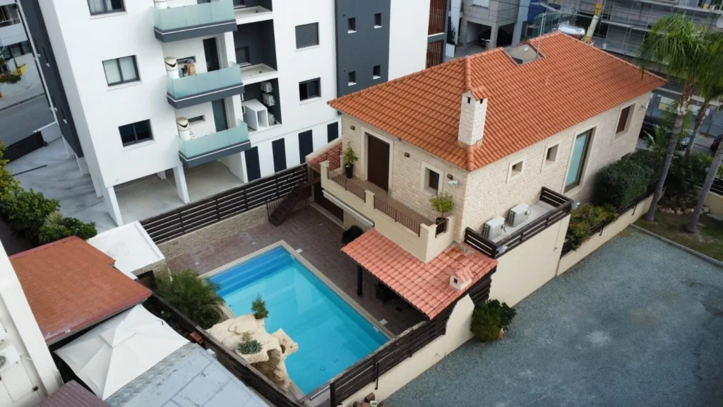 4 Bedroom House for Sale in Kato Polemidia, Limassol District
