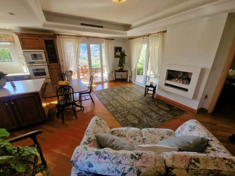 5 Bedroom House for Sale in Laneia, Limassol District