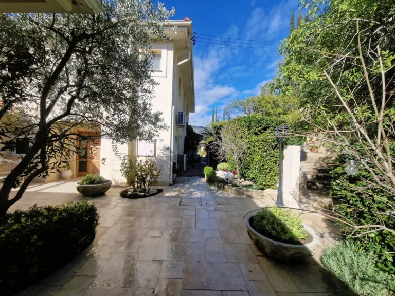 5 Bedroom House for Sale in Laneia, Limassol District