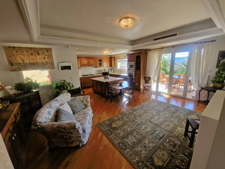 5 Bedroom House for Sale in Laneia, Limassol District