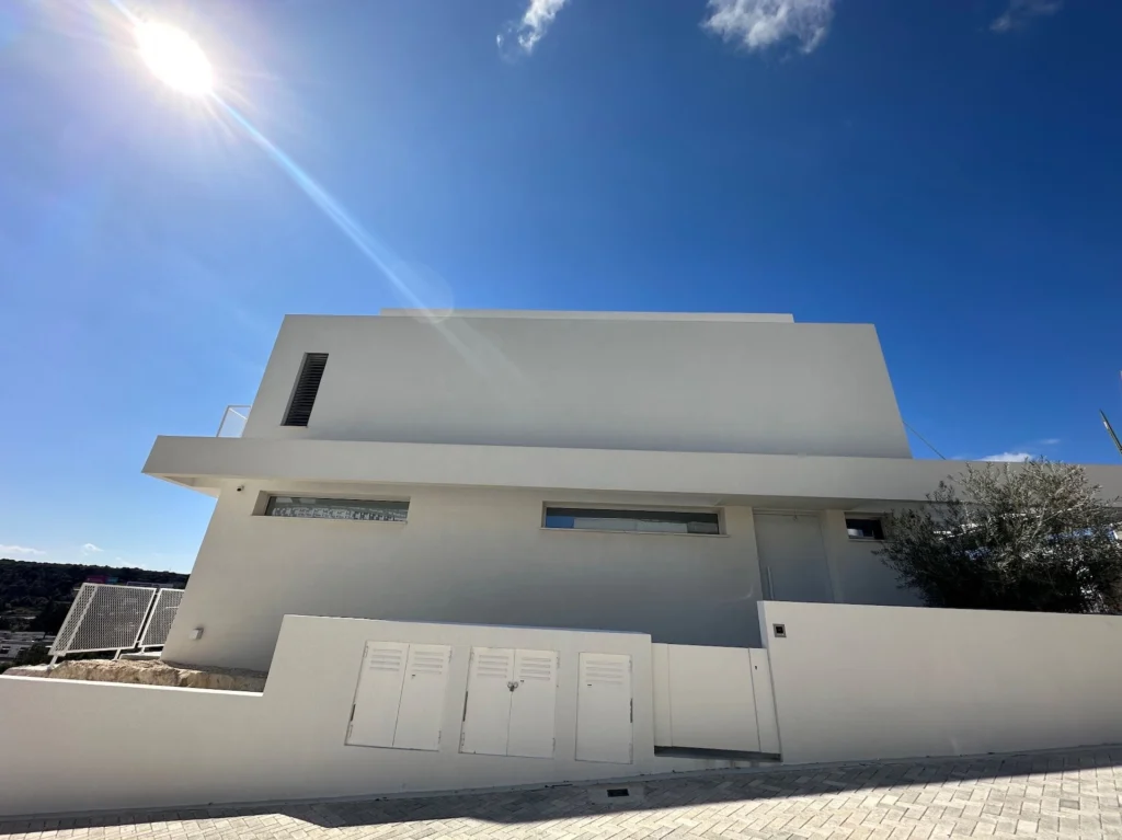 6+ Bedroom House for Rent in Agios Tychonas, Limassol District