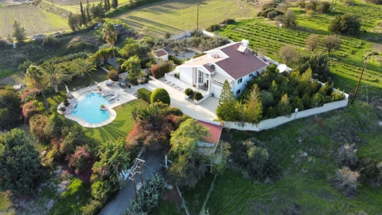 5 Bedroom House for Sale in Parekklisia, Limassol District